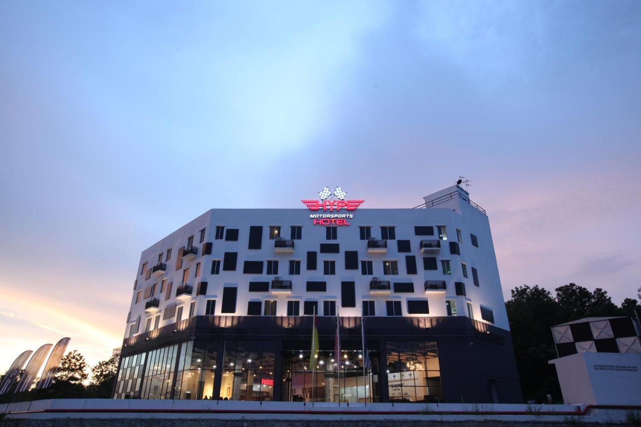 Hype Motorsport Hotel Nilai Exterior foto
